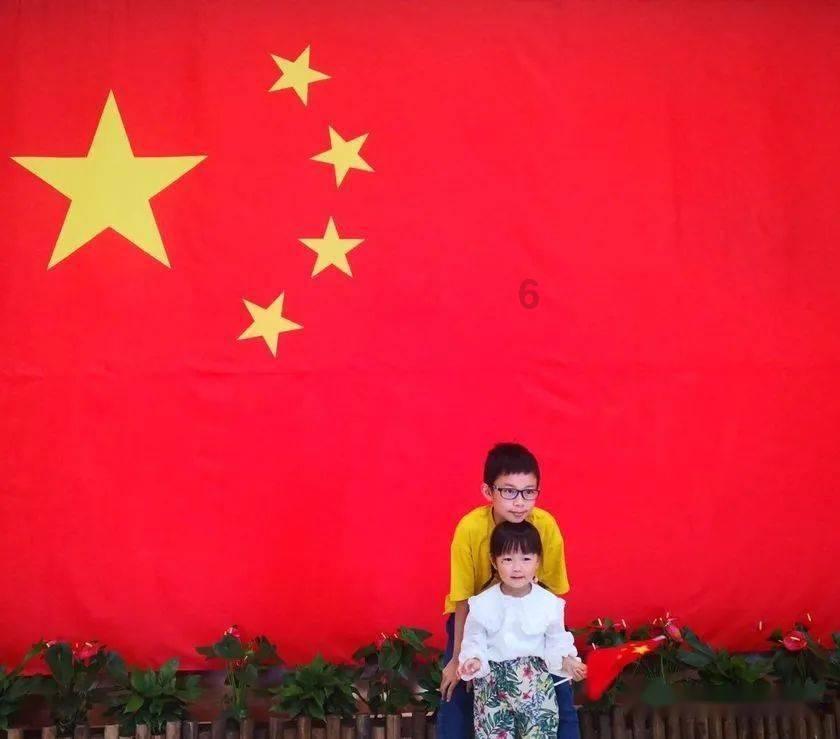 郑州小伙手机落站台,里面有很多学习资料,监控显示被老人捡到