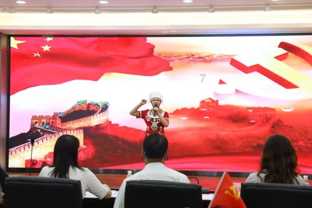 情人节转520给女生她转回我222女生发222是什么意思？