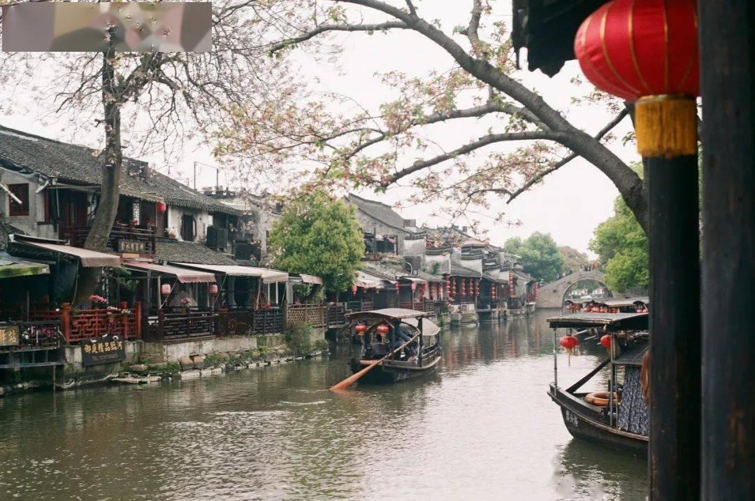 小镇惊魂