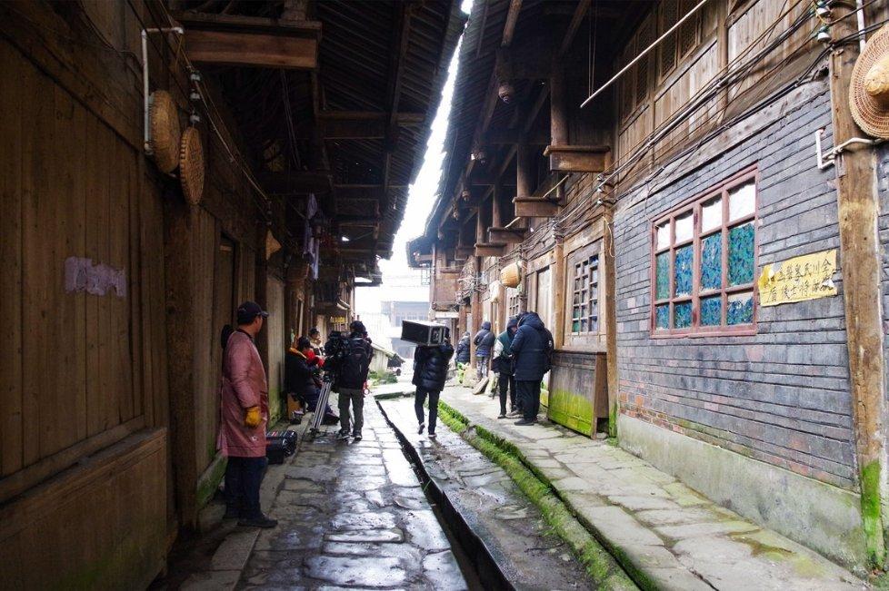 探索知识的宋朝官服如何区分等级,红衣、紫衣和青衣分别代表什么?蜗牛问答